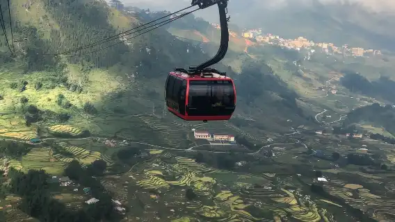 サパ チャーターカー | カットカット村、モアナ、そして素晴らしい山の景色を堪能する日帰りツアー（8時間）