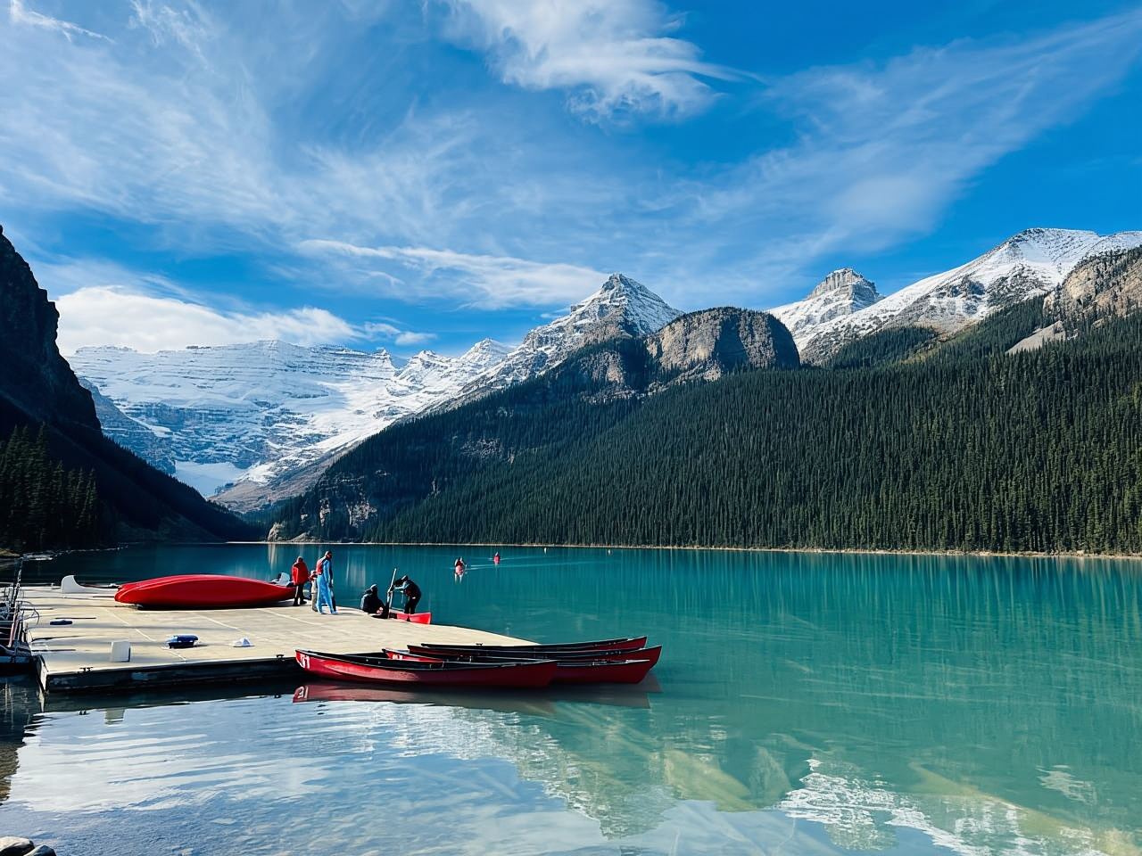 Banff: Lake Louise & Moraine Lake Half Day Tour