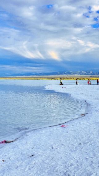 One-day tour from Xining to Qinghai Lake and Chaka Salt Lake: Azure waves of Qinghai Lake, the sky mirror of Chaka