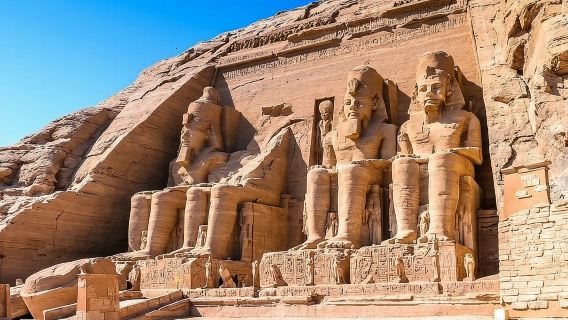 lawatan sehari pakej berkumpulan ke Kuil Abu Simbel di Aswan, Mesir
