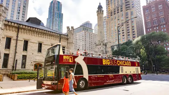 Chicago: Hop-on Hop-off Sightseeing Tour by Open-top Bus