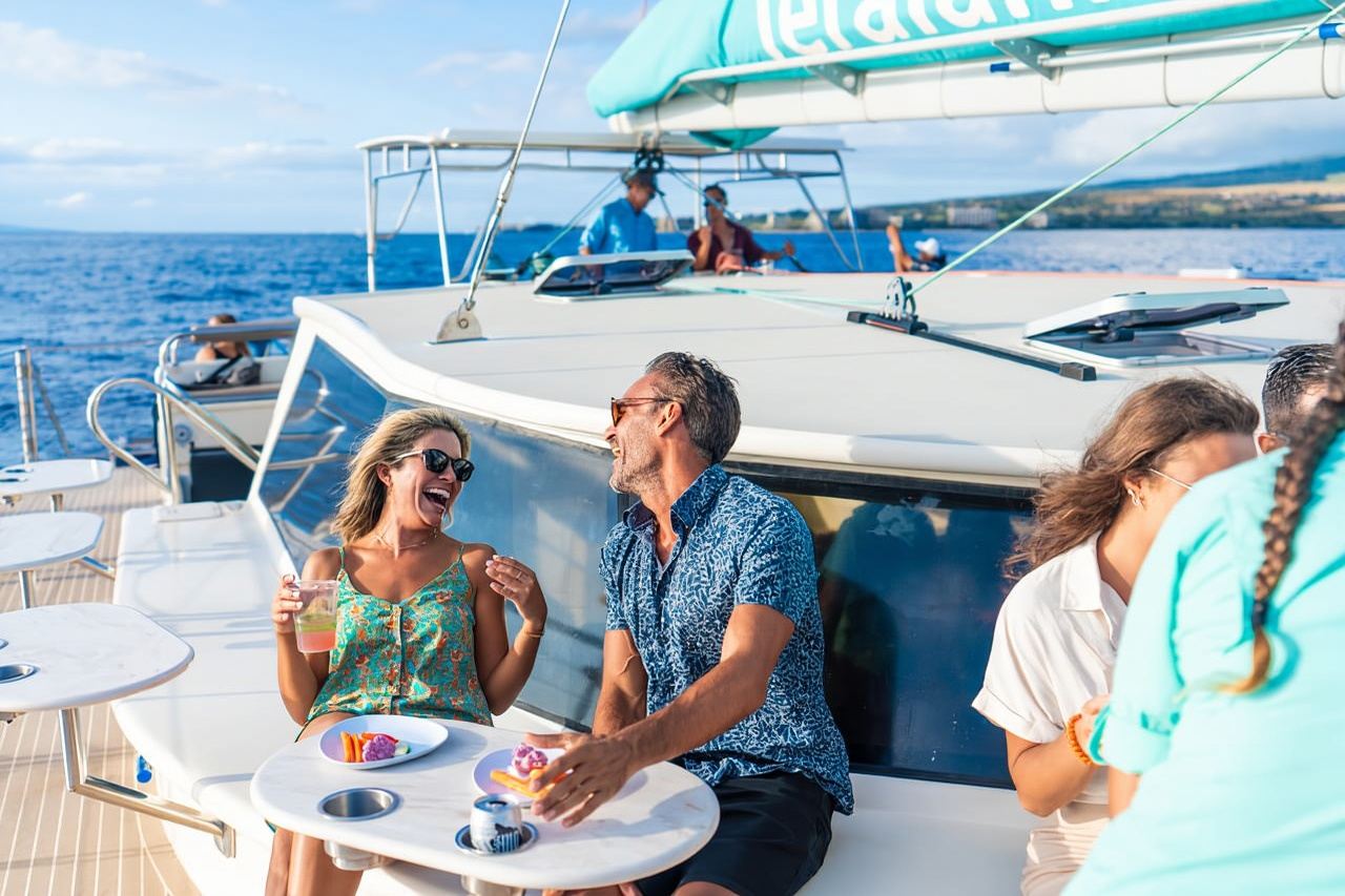 Maui: Ka'anapali Luxury Sunset Dinner Sail