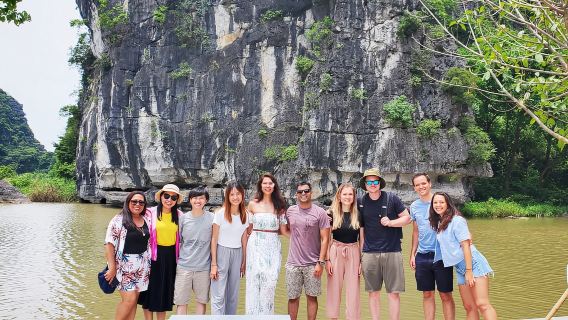 Tur Sehari Ninh Binh Terbaik: Hoa Lu - Trang An - Gua Mua