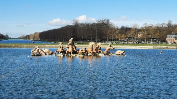 Paris to Versailles Shuttle Bus Service with Versailles Palace Priority Access Ticket