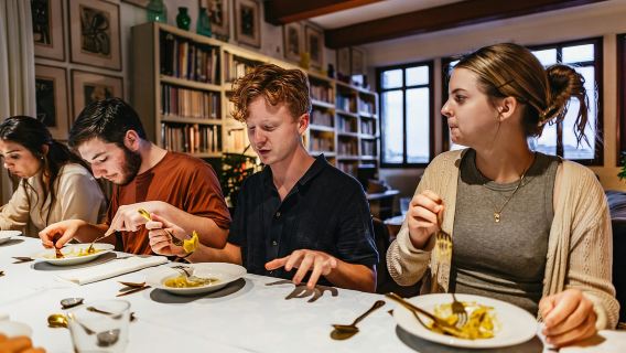 Venezia: corso di cucina per preparare pasta e tiramisù a casa di una persona del posto