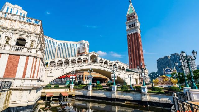 香港発|マカオ世界遺産巡り+コタイ地区の巨大ホテル 日帰りツアー|日本語ガイド・ランチ付き