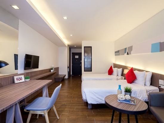 J Inspired Hotel Pattaya Room Type - Deluxe City View Twin Bed