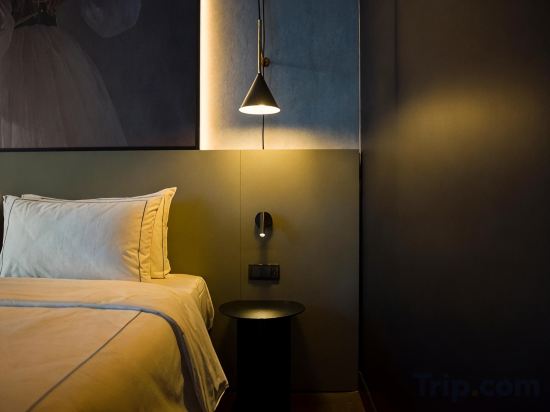 Radisson Red Belgrade - Tap to explore photos