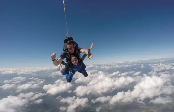 廣東廣州雲浮羅定高空4000米雙人跳傘【可選多種套餐+USPA持證零事故教練帶跳+專業教練一帶一】