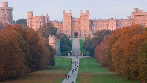 Stonehenge & Bath and Windsor Castle: Day Trip from London with Bath Admission