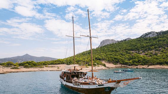 Athens: All Day Cruise to Agistri Moni Aegina with Lunch & Drinks