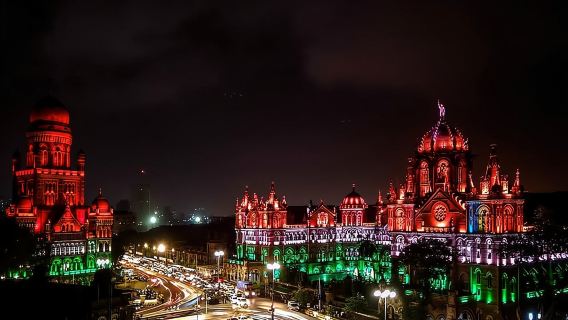 Mumbai dopo il tramonto: tour notturno privato con trasferimenti in aria condizionata