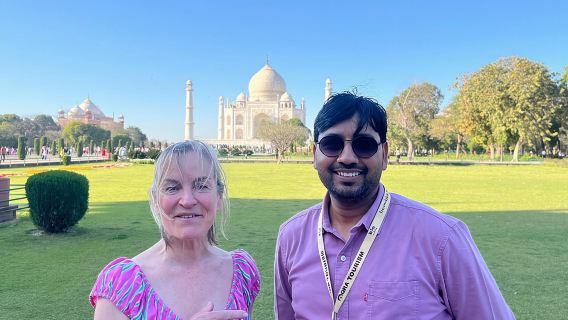Tour privato salta fila all'alba del Taj Mahal - Biglietto e guida