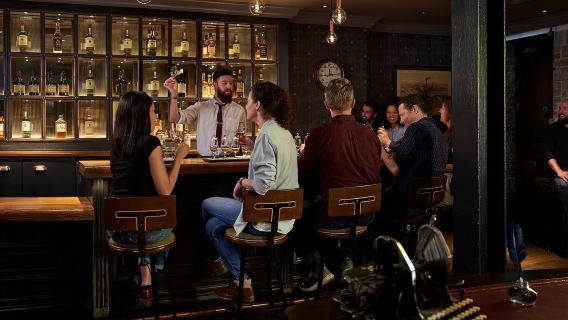 ダブリン美食体験:ジェームソン蒸留所 秘密のウイスキーテイスティングツアー【即時予約確認/前日までキャンセル可】