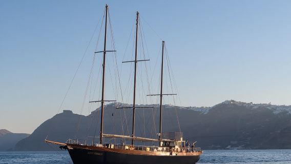 1-day tour to Nea Kameni + Therasia + Oia sunset | Sailing boat cruise