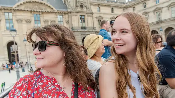 Paris Tootbus Hop-On Hop-Off Bus Tour (Optional Cruise)