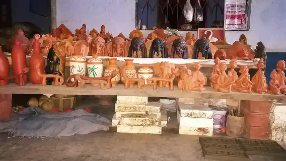 Day trip from Kolkata to Bishnupur for Terracotta Temples and Silk 