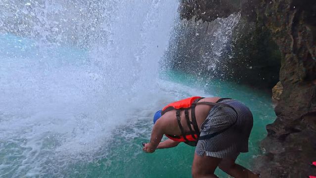 モアルボアル:カワサン渓谷探検(ランチと無料送迎付き)