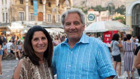 Athens: Tour nếm thử đồ ăn và rượu vang vào ban đêm