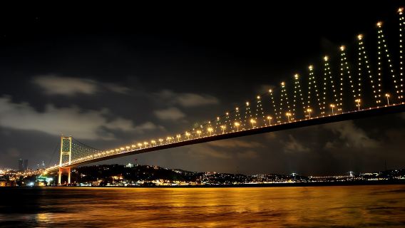 Istanbul: una breve gita serale lungo il Bosforo