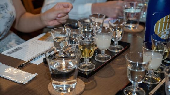 Kyoto: Pengalaman Sake Lokal dengan 7 Pencicipan dan Camilan