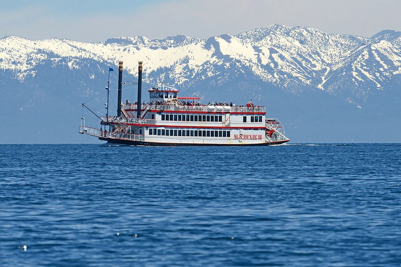 Lake Tahoe: Malerische Bootsfahrt am Tag