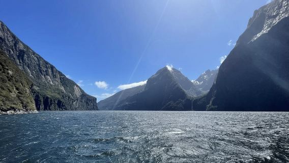 Queenstown, New Zealand: Milford Sound / Piopiotahi Scenic Flight Experience (Includes Cruise)