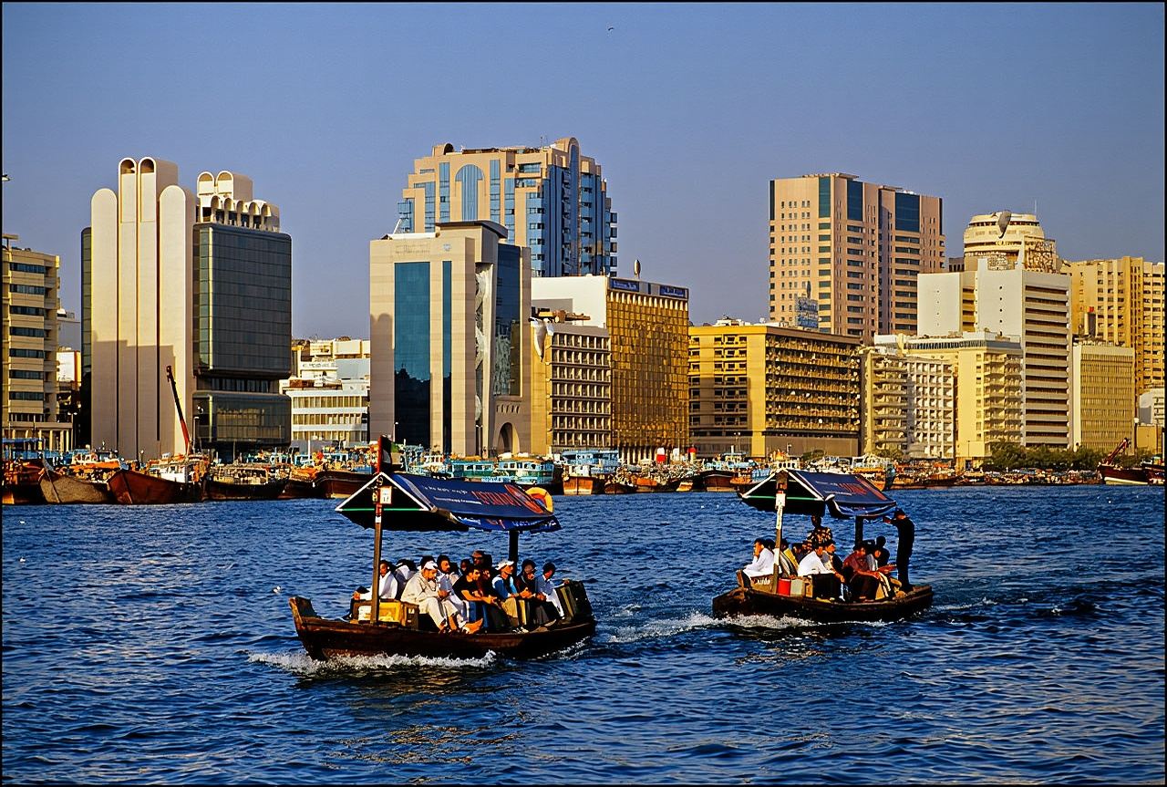 Dubai 1-Day Tour: Pure White Mosque + Al Seef District + Dubai Creek Gold Market