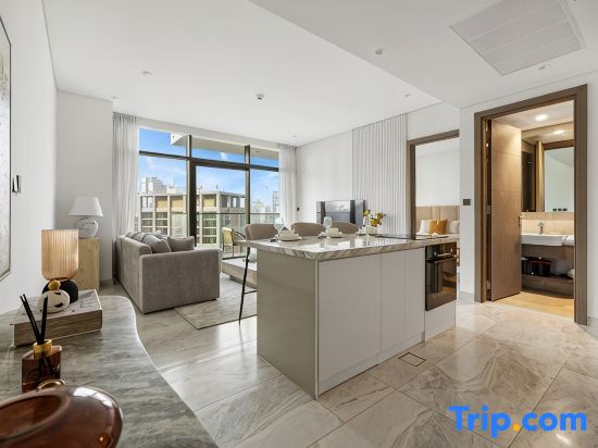 Modern 1BR Apartment with Burj Khalifa View