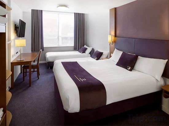 Premier Inn Solihull South (M42) Room Type - Triple Room
