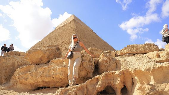 Full day tour to Giza Pyramids, Memphis, Sakkara & Dahshur with private guide