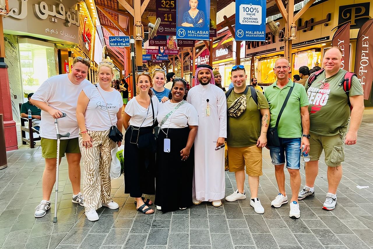 Old Dubai tour: Local Market, Tasting, Dubai creek with Abra ride