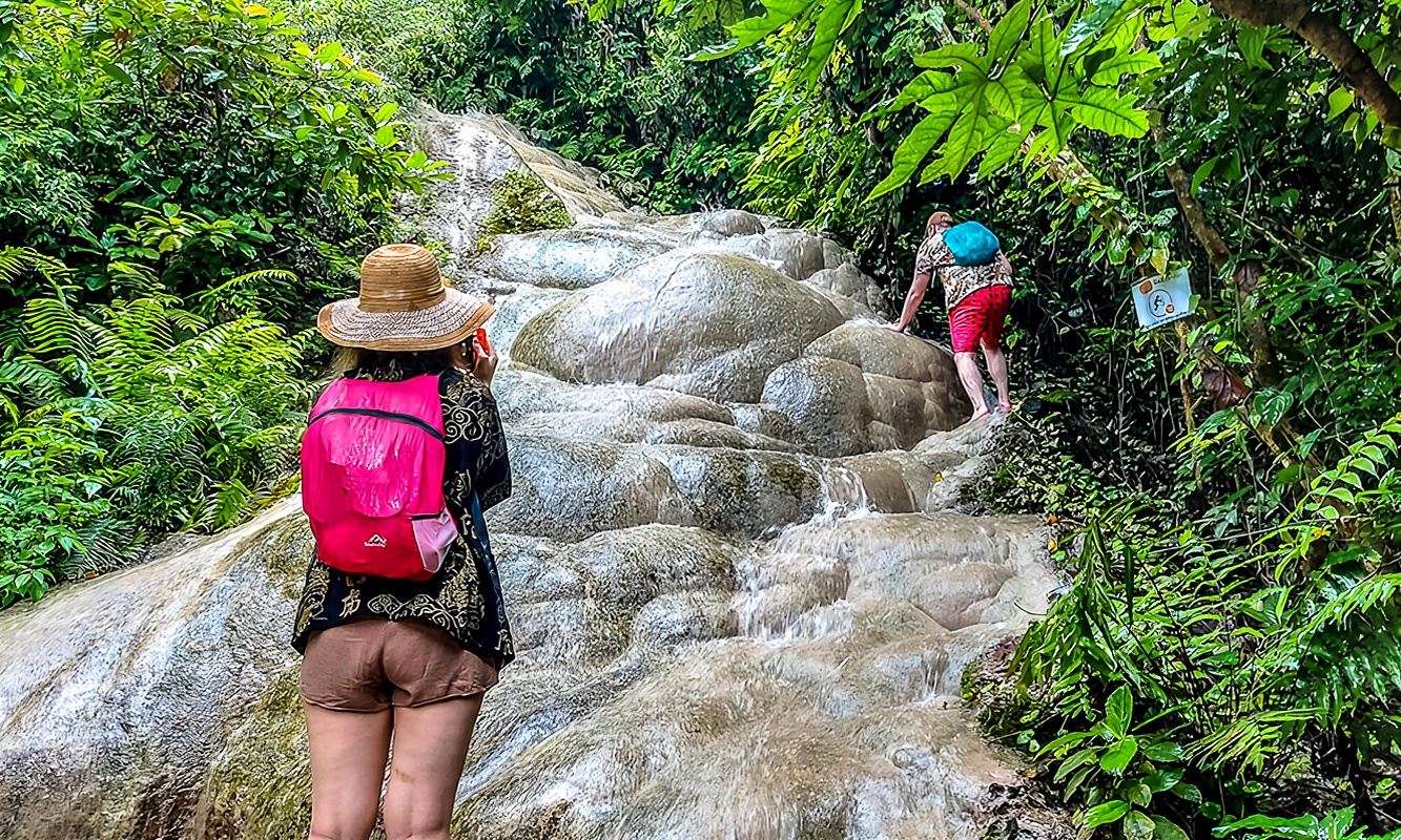 Tur Harian Bua Tong di Chiang Mai, Air Terjun Lengket, Panjat Tebing Populer, Pilihan Terbaik untuk Keluarga