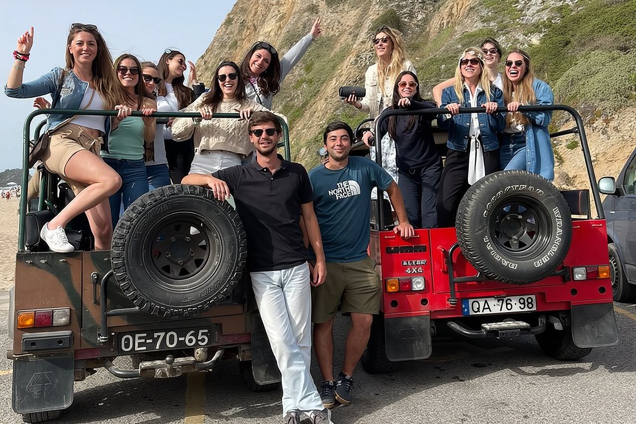 Tour 4x4 in Jeep classiche portoghesi (UMM) nei dintorni di Sintra