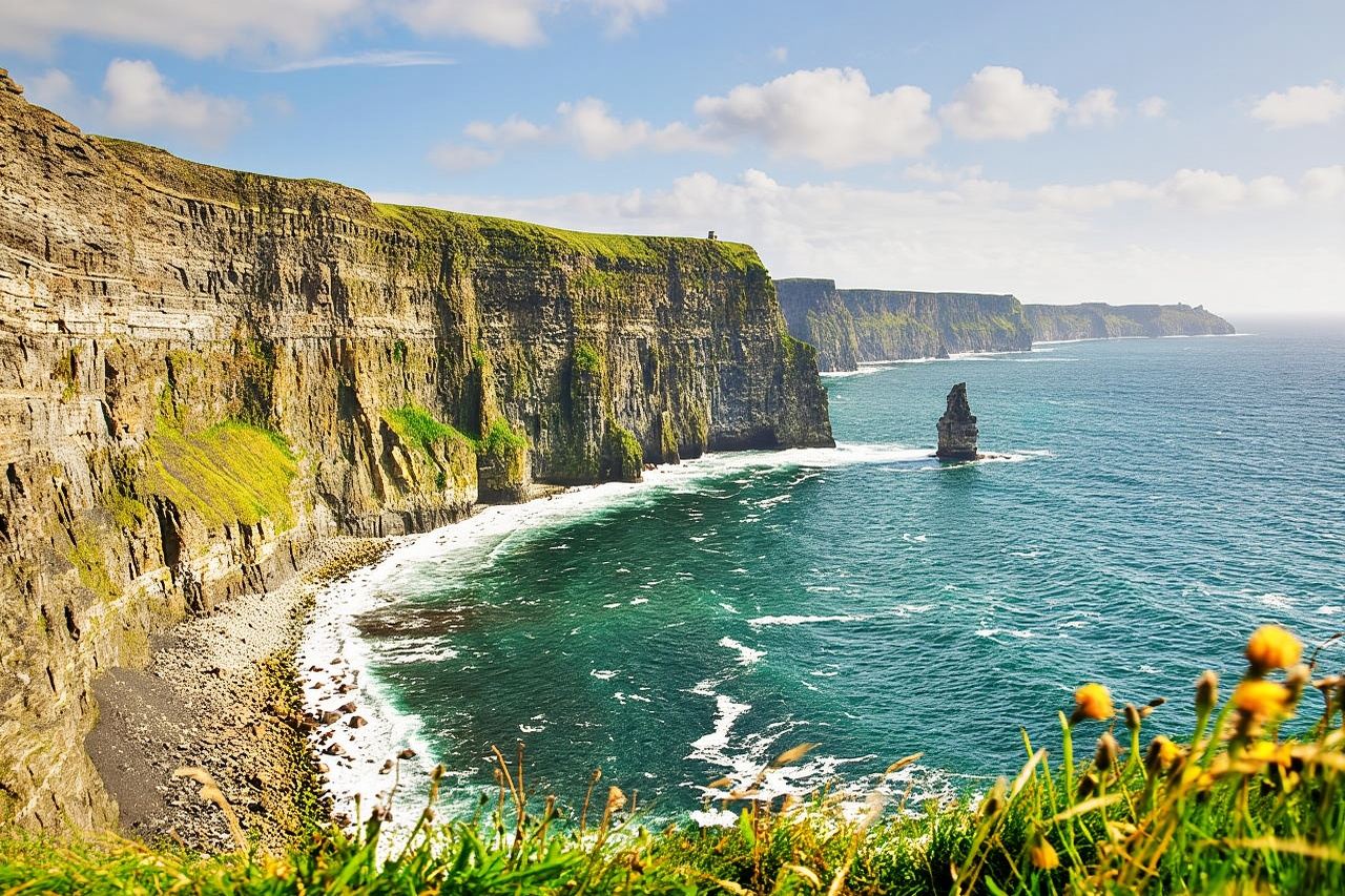Tour da Galway alle scogliere di Moher, alla grotta di Aillwee e al castello di Dunguaire