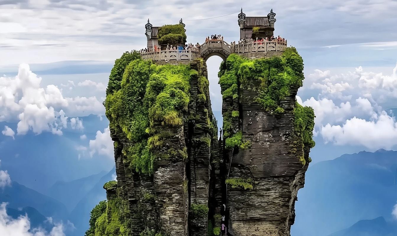 Tongren, Guizhou: Mount Fanjing + Mushroom Stone + Old Jinding|Customized Private Charter 1-Day Tour (Chinese-English)