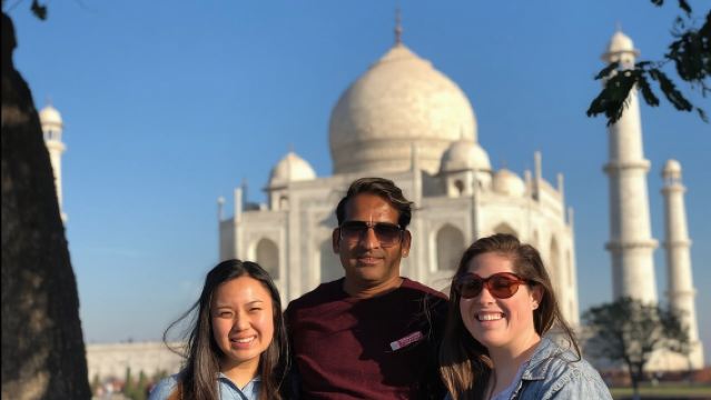 Tour privado en coche al Taj Mahal y Agra desde Delhi con almuerzo de 5 estrellas