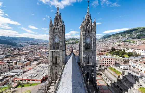 私人城市之旅：基多殖民區、半個世界與纜車