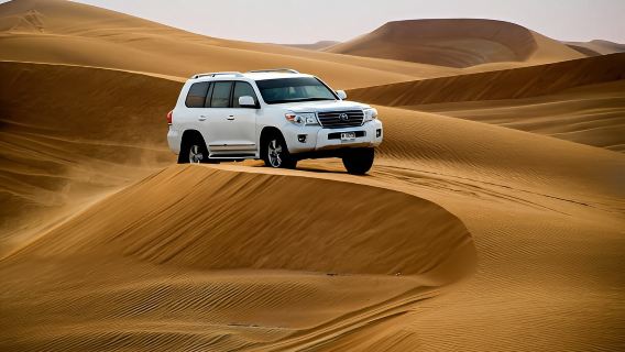 Abendliche Wüstensafari zu den Roten Sanddünen mit Abholung und Rücktransfer vom/zum Hotel/Zuhause