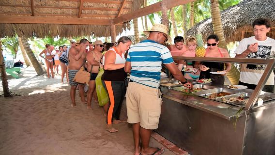 Juan Dolio: excursión de un día a la isla Saona con almuerzo y barra libre