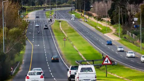 เคปทาวน์: ทัวร์ส่วนตัว Cape Winelands พร้อมชิมไวน์ 15 ชนิด