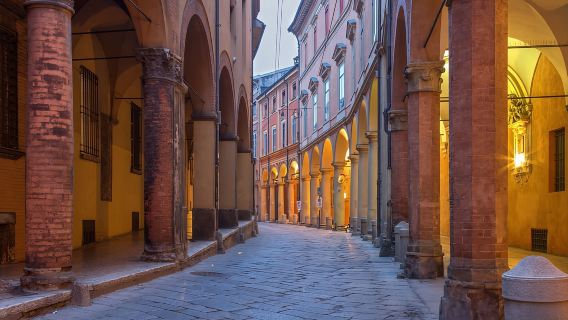 Bolonia: viaje organizado a Archiginnasio