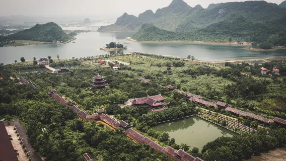 Da Hanoi: Bai Dinh, grotta di Trang An Mua - Un tour panoramico di un giorno