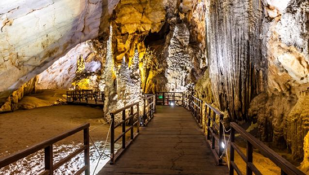 Paradieshöhle & Dunkle Höhle ab Hue / Quang Binh – Gruppenreise