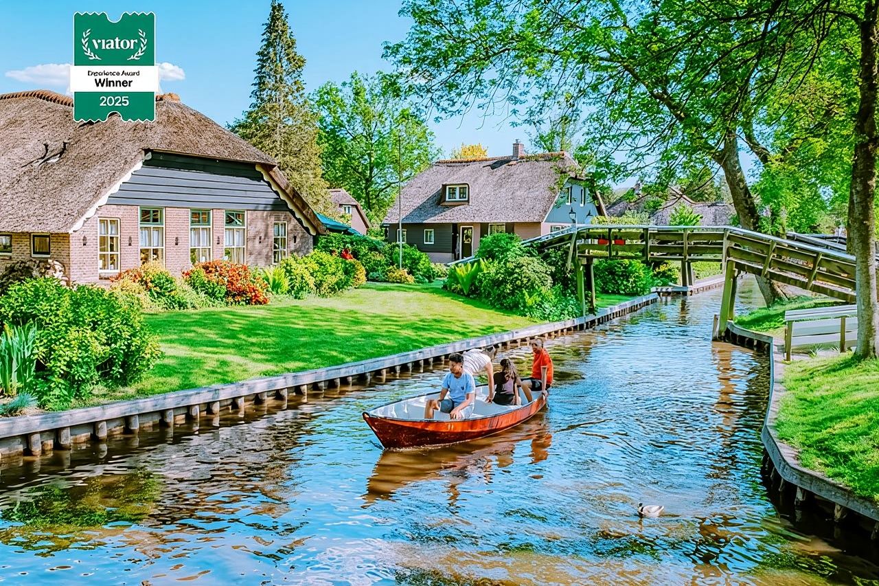 Giethoorn Private Day Tour & Boat Trip