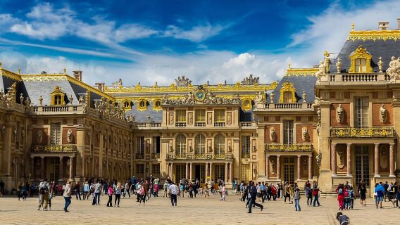 From Paris: Giverny and Versailles Palace Guided Day Trip