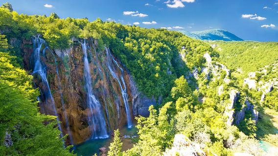 Private transfer from Zagreb to Split with Plitvice Lakes private tour