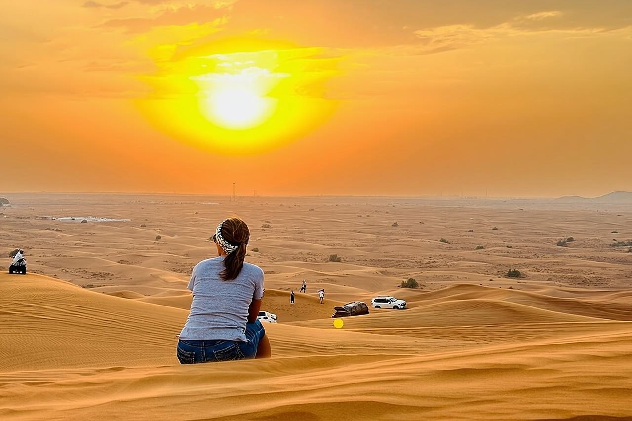Safari nel deserto di Dubai, cena barbecue e intrattenimento con Premium Camp