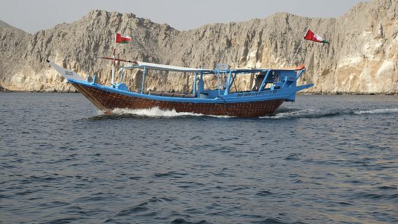 Full-Day Dhow Cruise in Khasab Musandam