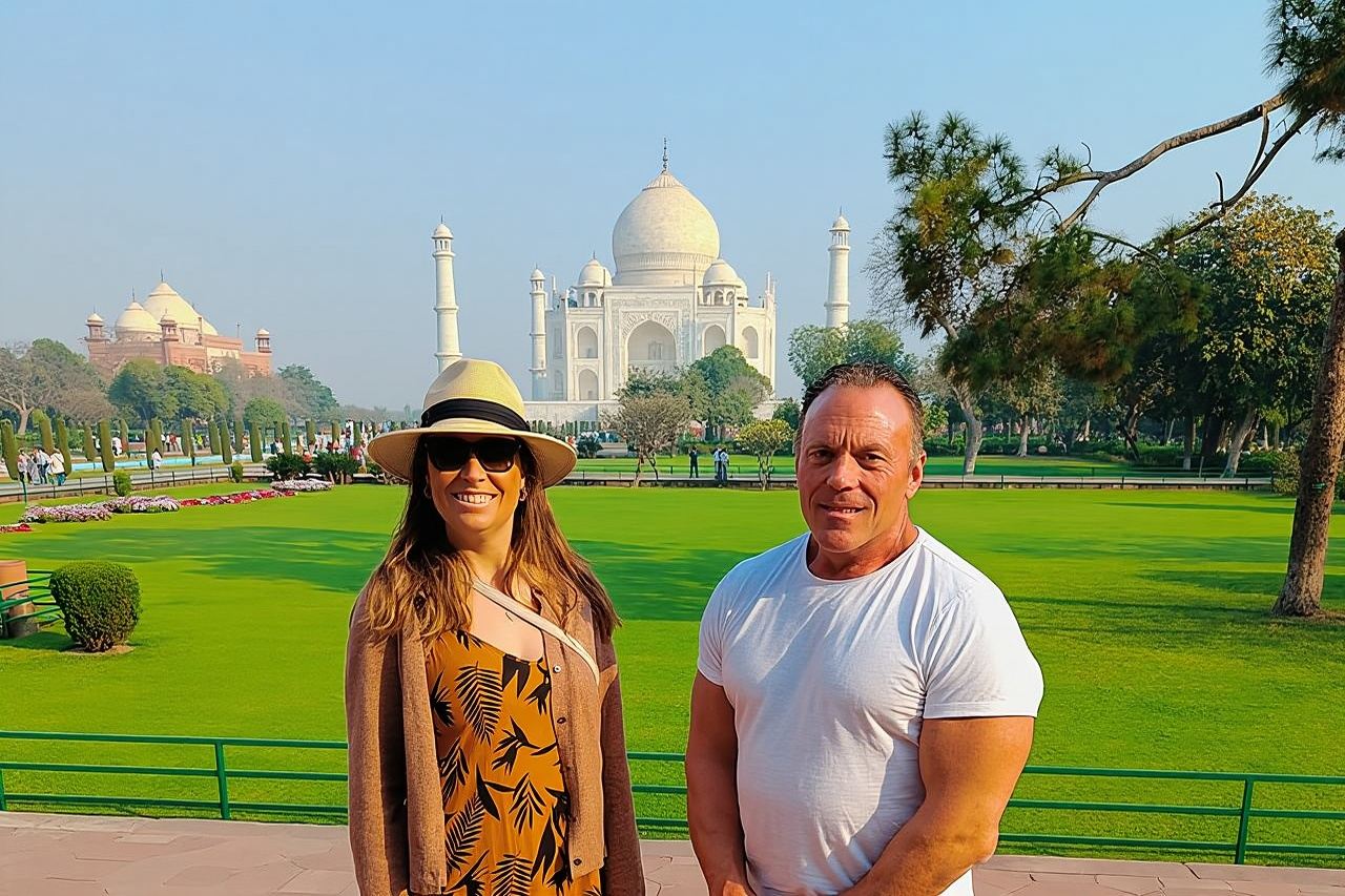 Tour privato di un giorno al Taj Mahal, al Forte di Agra e al Baby Taj da Delhi